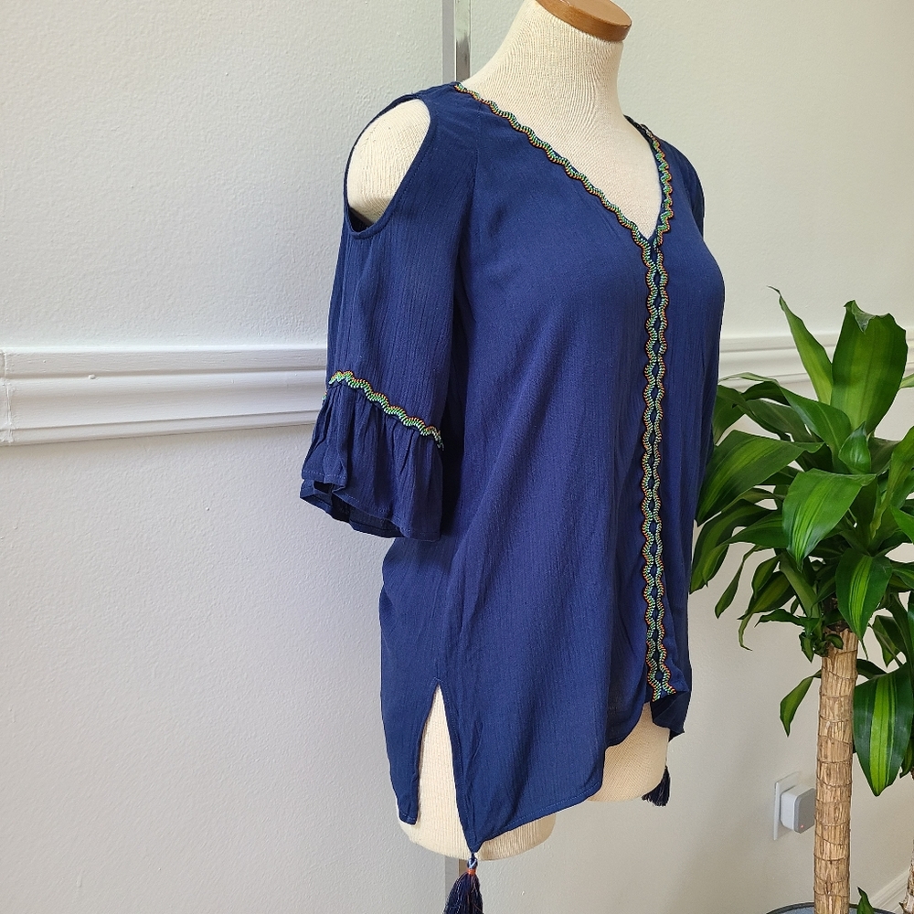 Democracy Cold shoulder Boho blouse. - Picture 8 of 10